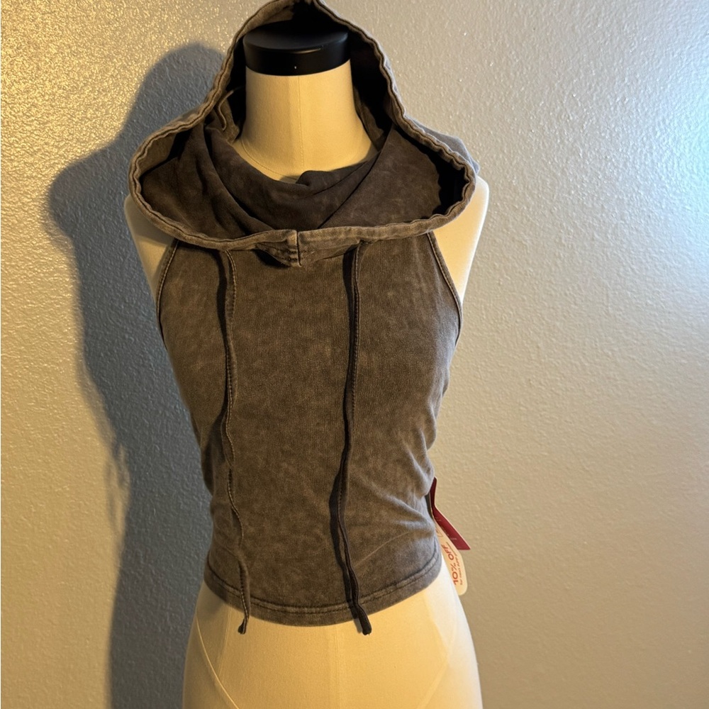 Gray Sleeveless Hoodie Top